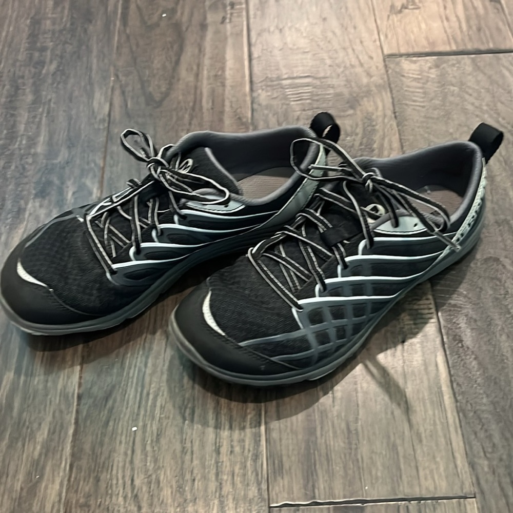 Merrell shoes women’s size 8
